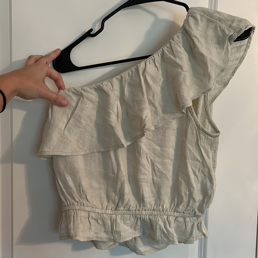 American Eagle One Shoulder Palm Court Color Cropped Shirt